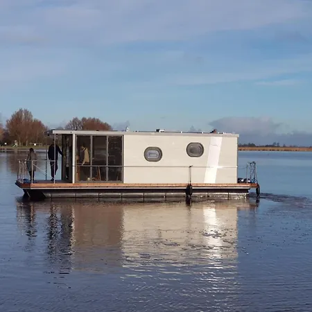 Modern Houseboat With Roof Terrace, On Uitgeestermeer Botel