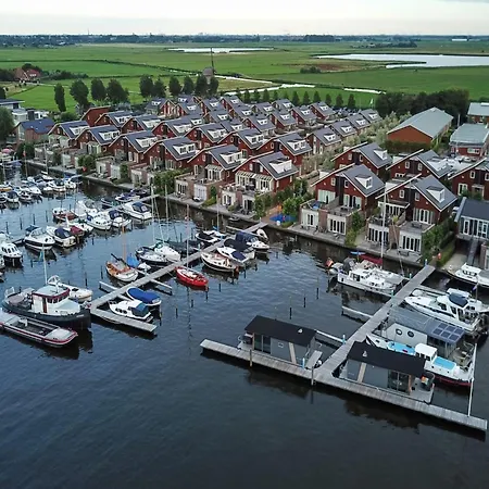Modern Houseboat With Roof Terrace, On Uitgeestermeer Botel Uitgeest