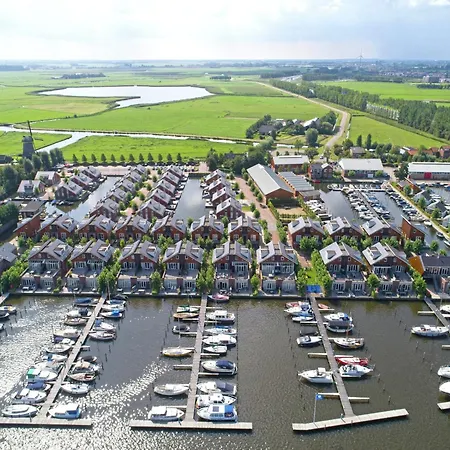 Modern Houseboat With Roof Terrace, On Uitgeestermeer Uitgeest
